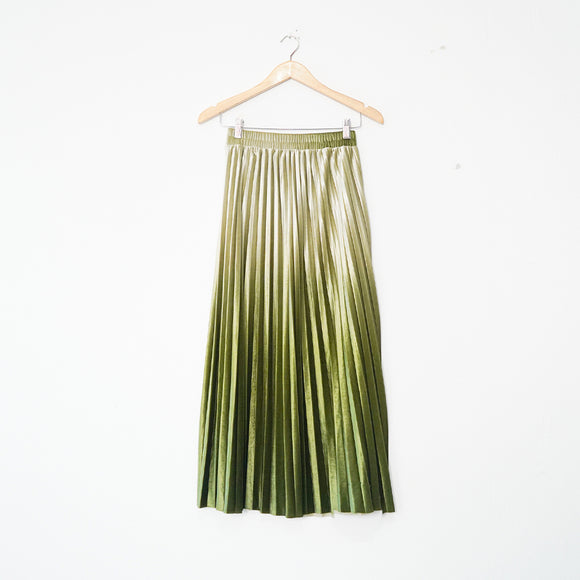 Velvet Skirt Grass Green